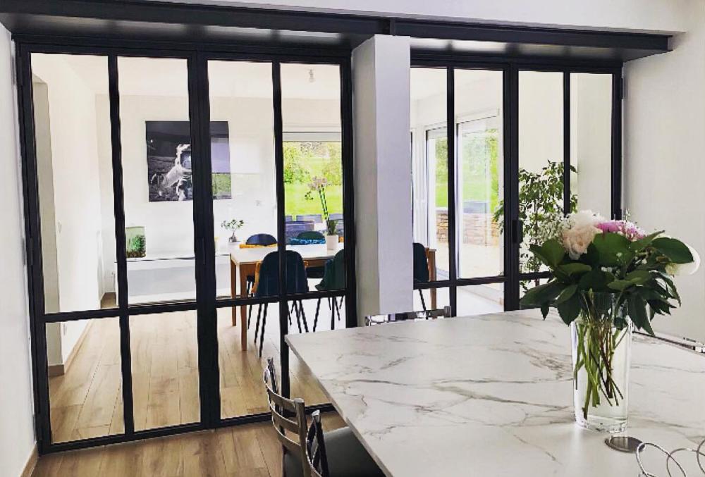 Apres d'une rénovation cuisine ouverte sur sallon