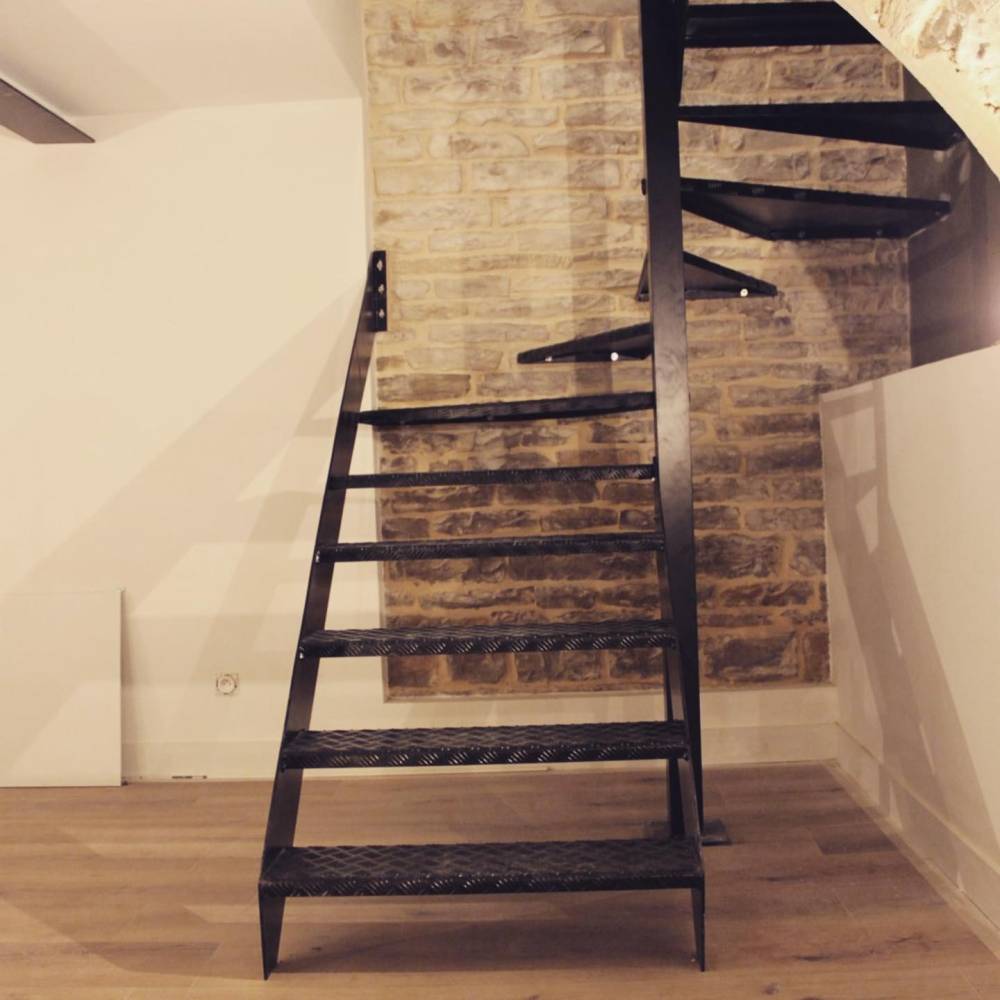 Escalier en métal design modern
