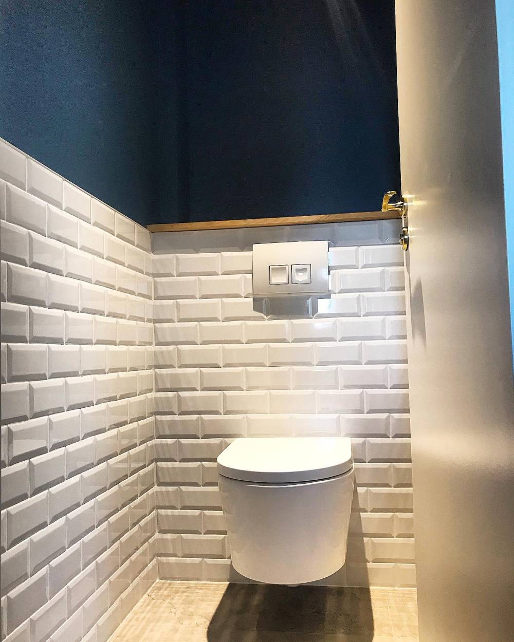 Rafraichissement espace WC peinture et carrelage