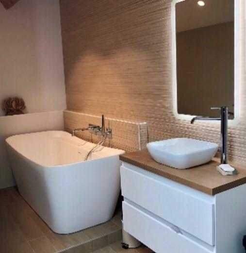 Apres d'une salle de bain 2